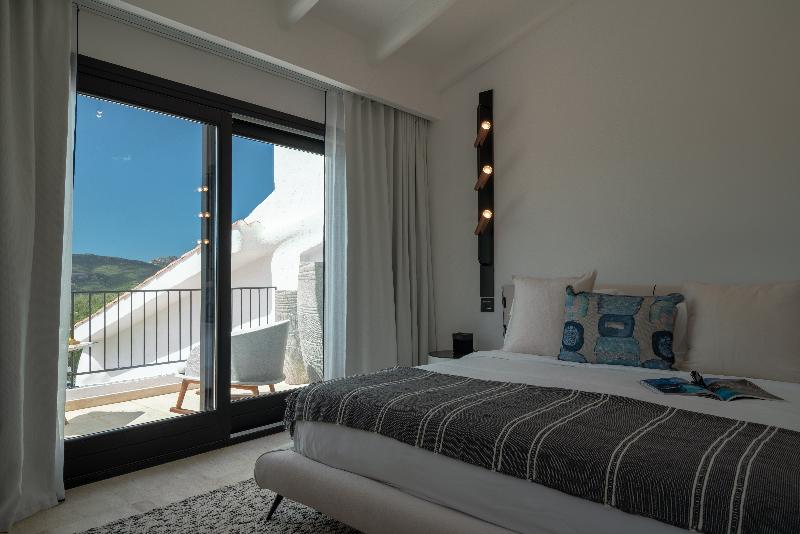 Sulia House Porto Rotondo, Curio Collection by Hi - Oda