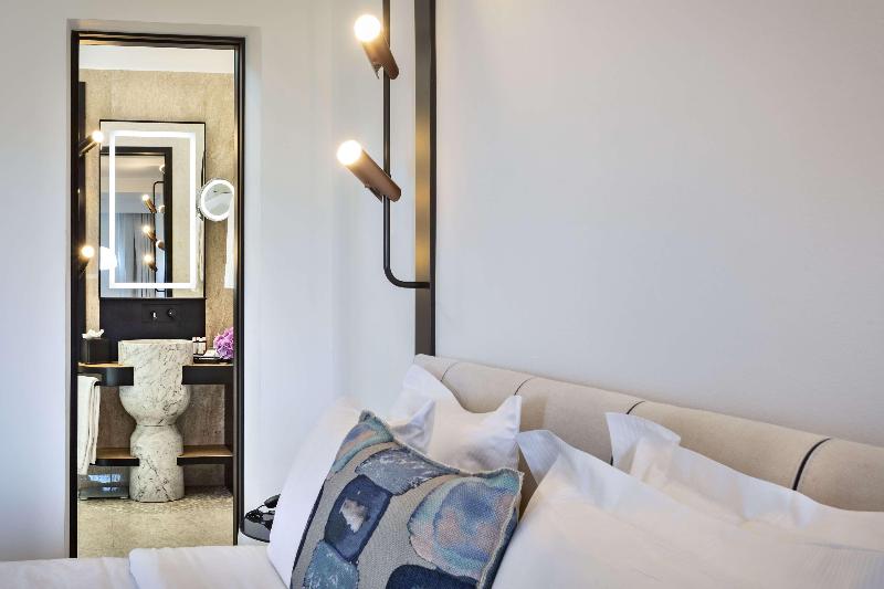Sulia House Porto Rotondo, Curio Collection by Hi - Oda