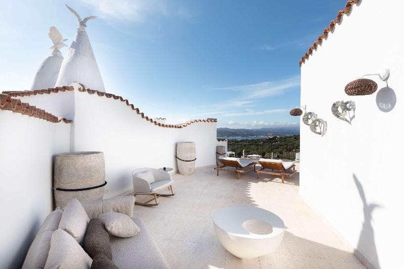 Sulia House Porto Rotondo, Curio Collection by Hi - Oda