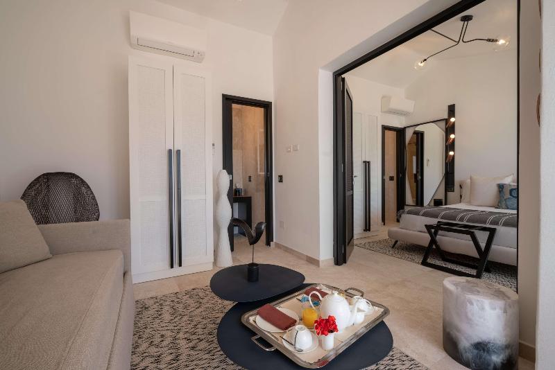 Sulia House Porto Rotondo, Curio Collection by Hi - Oda