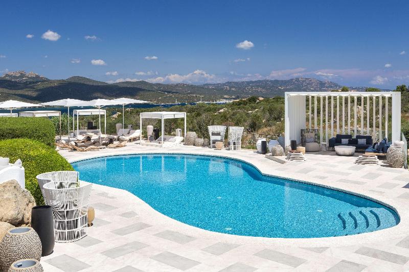 Sulia House Porto Rotondo, Curio Collection by Hi - Havuz