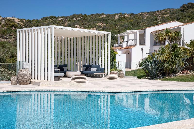 Sulia House Porto Rotondo, Curio Collection by Hi - Havuz