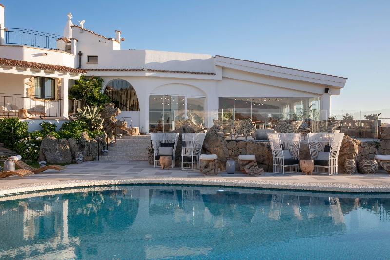 Sulia House Porto Rotondo, Curio Collection by Hi - Havuz
