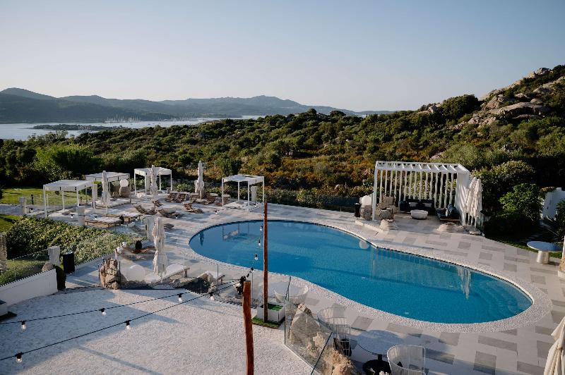 Sulia House Porto Rotondo, Curio Collection by Hi - Havuz