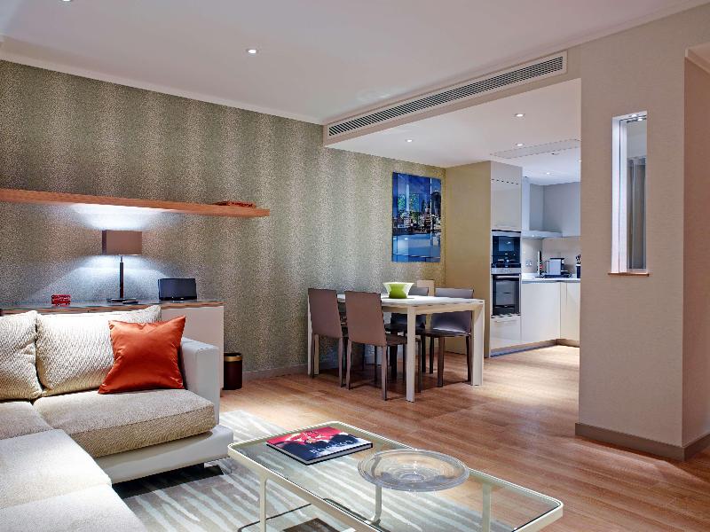 Cheval Three Quays - Oda