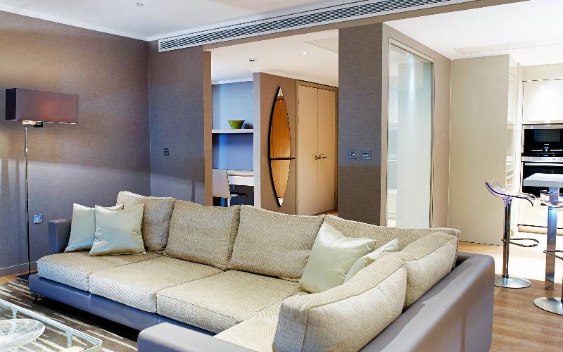 Cheval Three Quays - Oda