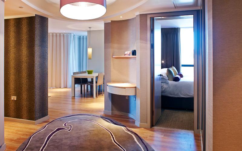 Cheval Three Quays - Oda