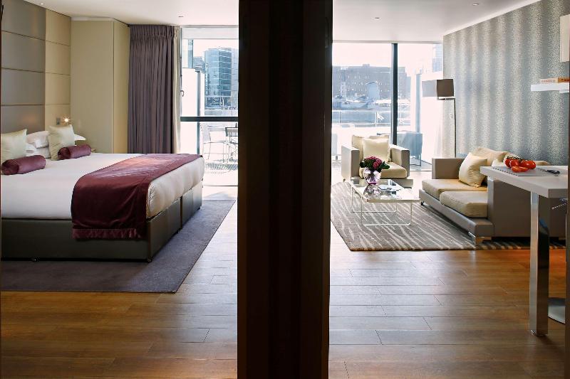 Cheval Three Quays - Oda
