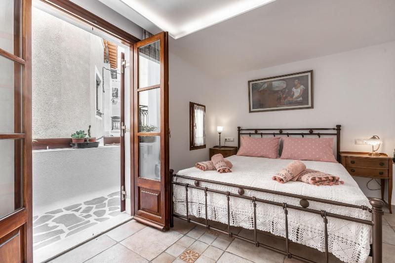 Arco Naxos Luxury Apartments - Oda
