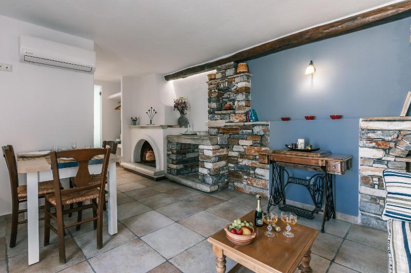 Arco Naxos Luxury Apartments - Oda