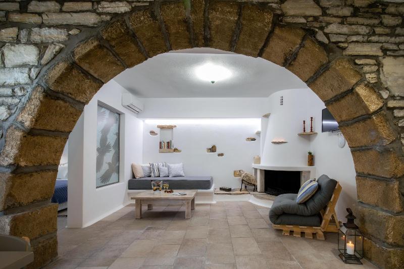 Arco Naxos Luxury Apartments - Oda