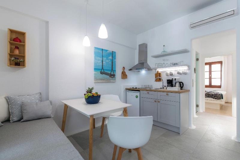 Arco Naxos Luxury Apartments - Oda