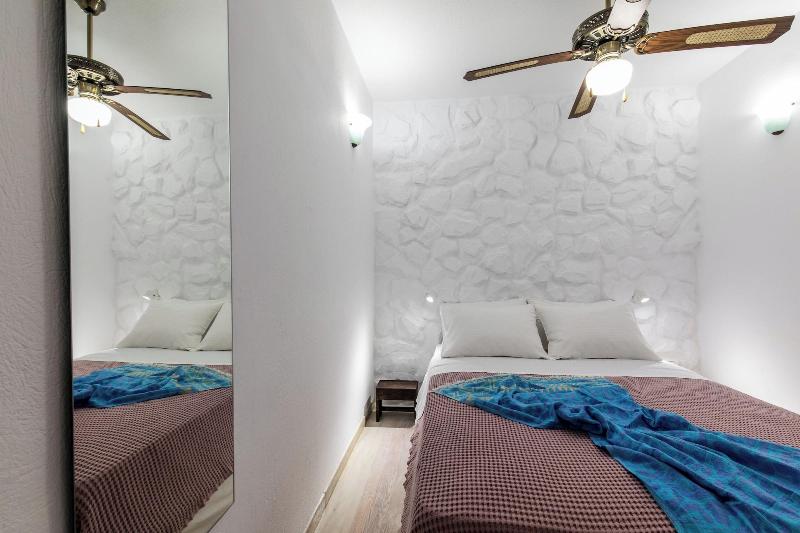 Arco Naxos Luxury Apartments - Oda