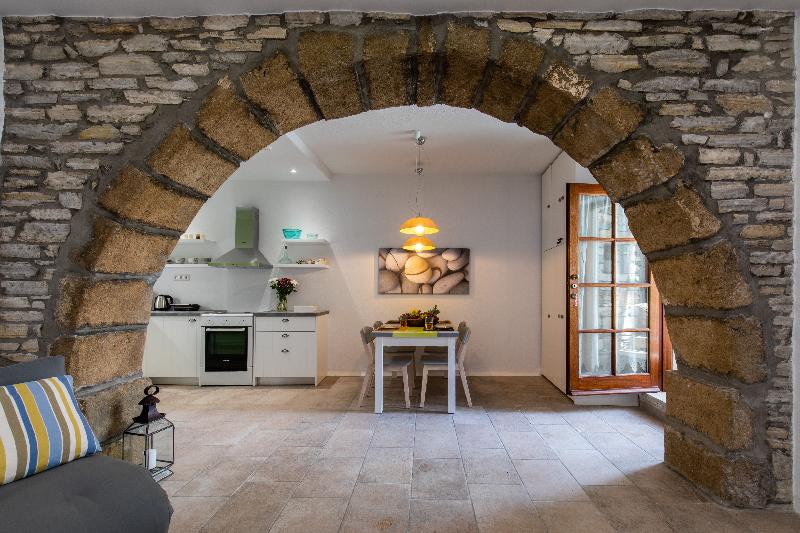 Arco Naxos Luxury Apartments - Oda