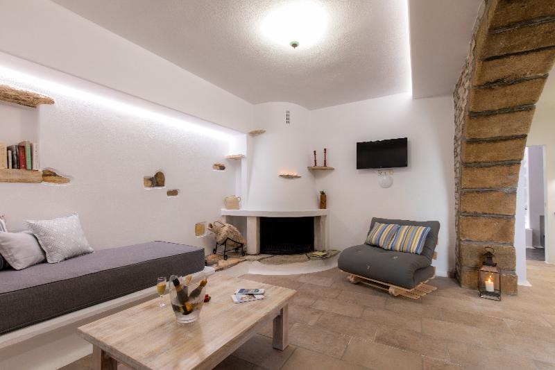 Arco Naxos Luxury Apartments - Oda