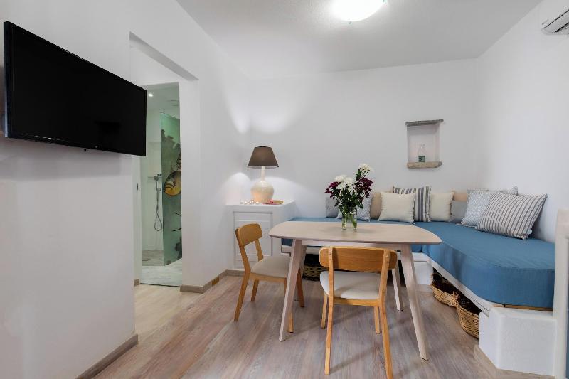 Arco Naxos Luxury Apartments - Oda