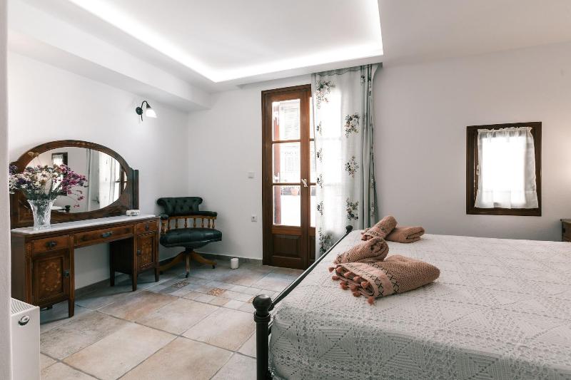 Arco Naxos Luxury Apartments - Oda