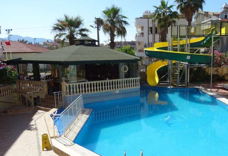 Maxwell Holiday Club - Havuz
