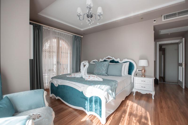 Seven Hills Palace & Spa - Genel
