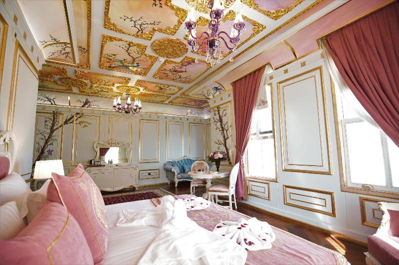 Seven Hills Palace & Spa - Oda