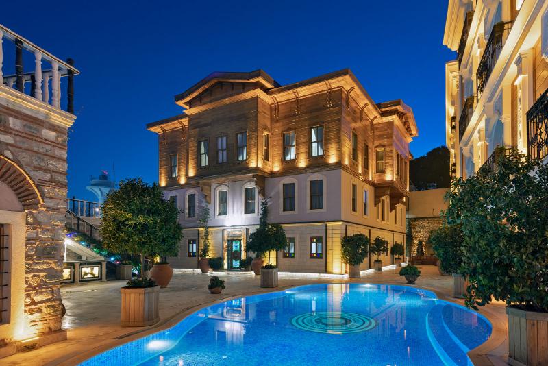 Seven Hills Palace & Spa - Havuz