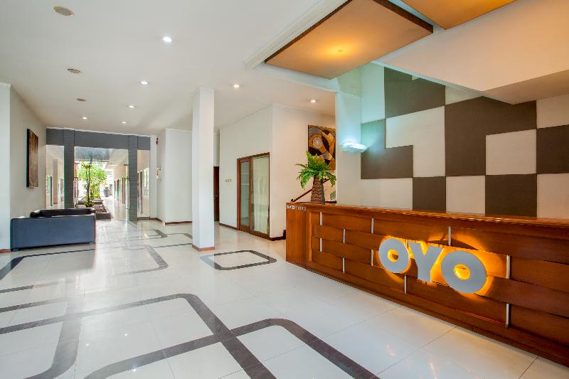 N. Hotel - Lobi