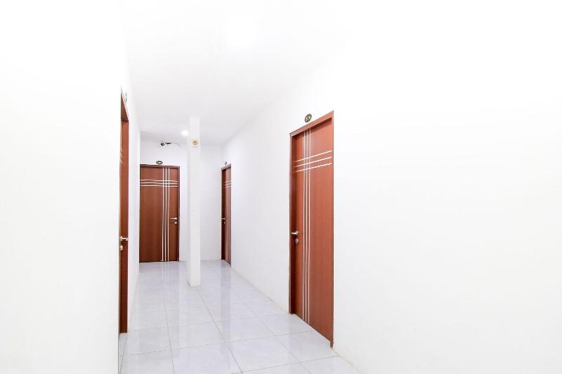 Super OYO 217 A1 Hotel - Lobi