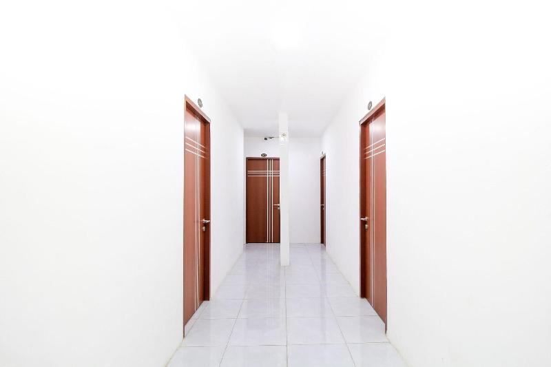 Super OYO 217 A1 Hotel - Lobi