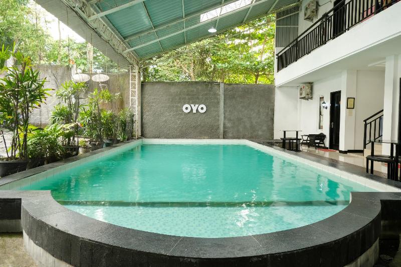 OYO 409 Pondok Helomi - Havuz