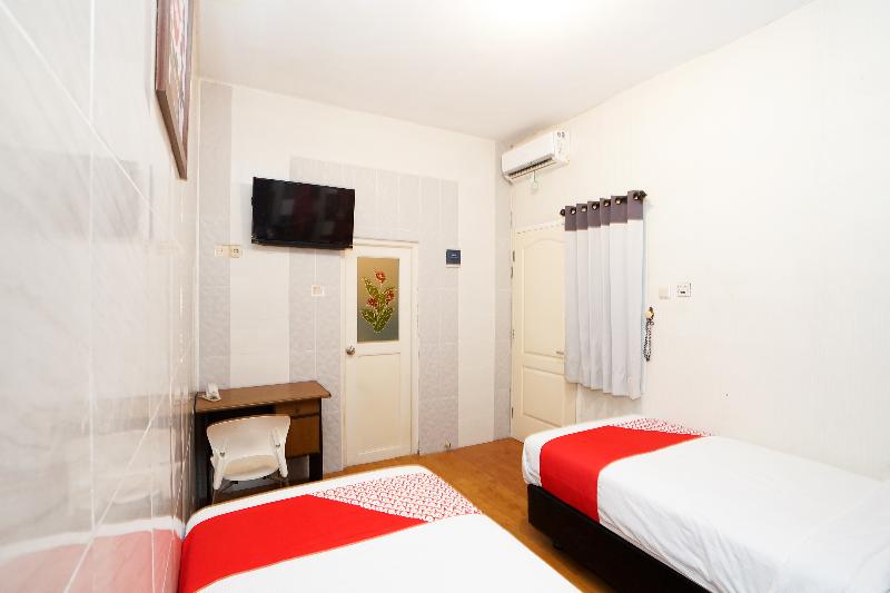OYO 425 Mojokerto Guesthouse - Oda