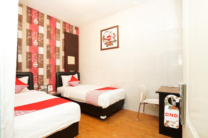 OYO 425 Mojokerto Guesthouse - Oda