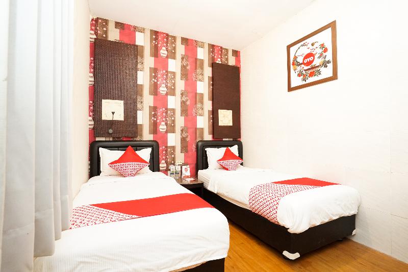 OYO 425 Mojokerto Guesthouse - Oda