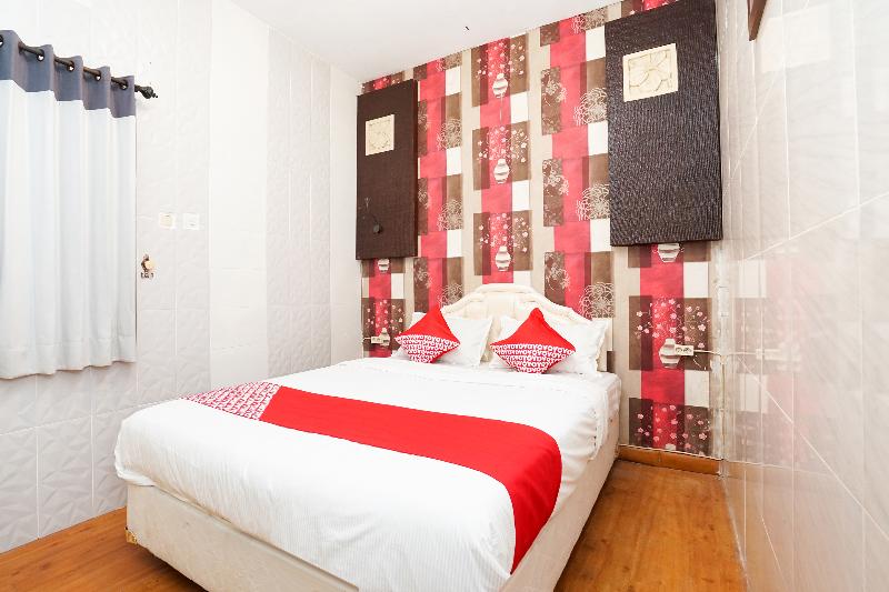 OYO 425 Mojokerto Guesthouse - Oda
