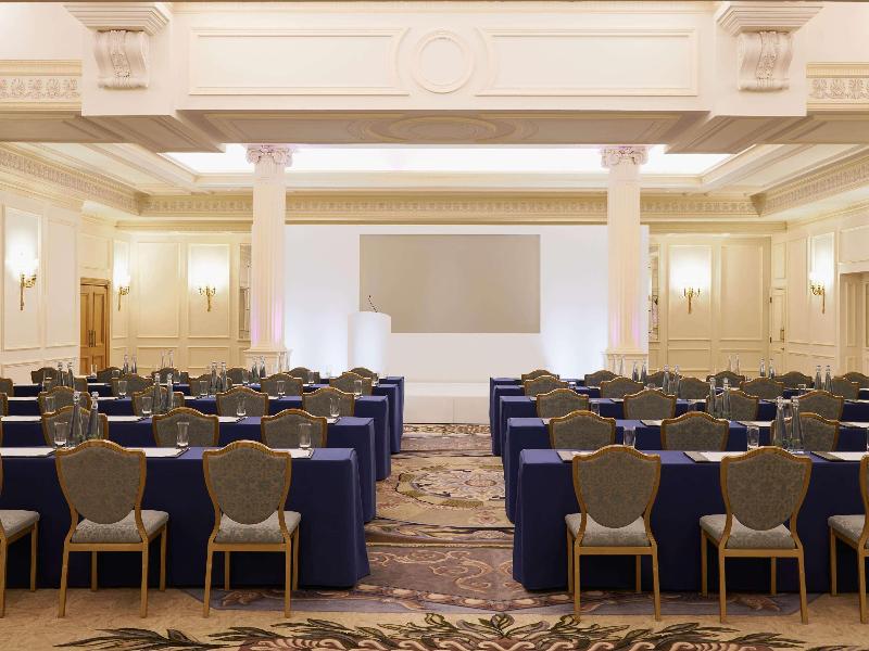 The Savoy - Toplantı