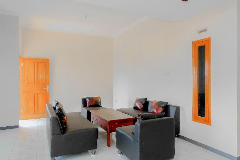 OYO 605 Queen Homestay - Lobi