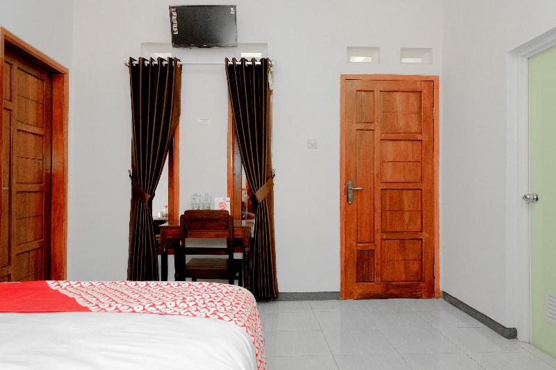 OYO 605 Queen Homestay - Oda