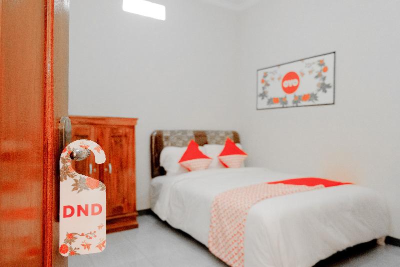 OYO 605 Queen Homestay - Oda