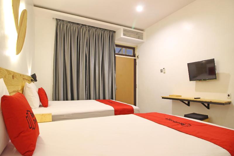 RedDoorz near Pojok Beteng Prawirotaman - Oda
