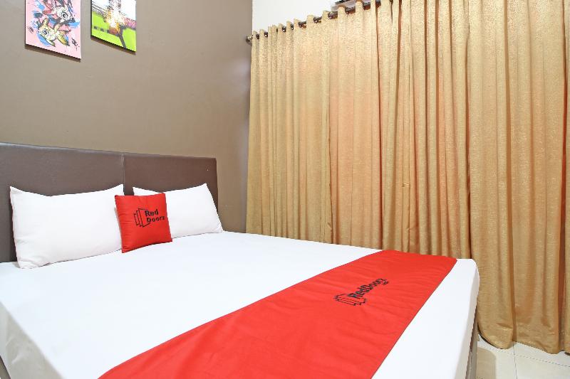 RedDoorz near Pojok Beteng Prawirotaman - Oda