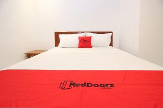 RedDoorz Plus near Alun Alun Selatan 2 fotoÄŸrafÄ±