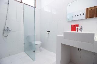 RedDoorz Plus near Alun Alun Selatan 2 fotoÄŸrafÄ±