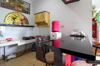 RedDoorz Plus near Hartono Mall fotoÄŸrafÄ±
