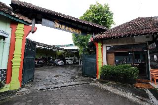 RedDoorz Plus Syariah near Lempuyangan Station 3 otel fotoğrafı