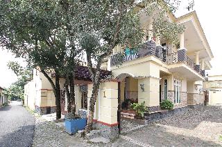 RedDoorz Plus near STIE YKPN otel fotoğrafı