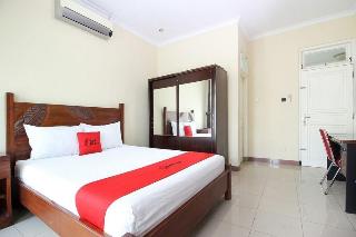 RedDoorz Plus near STIE YKPN fotoÄŸrafÄ±