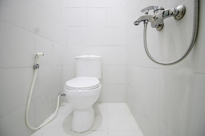 RedDoorz Plus near STIE YKPN - Oda