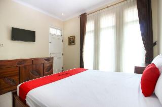 RedDoorz Plus near STIE YKPN fotoÄŸrafÄ±