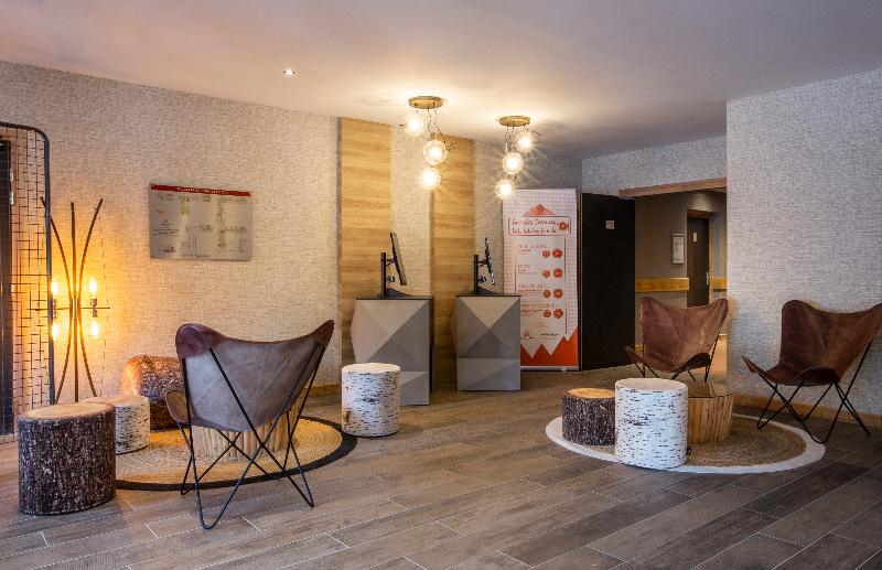 Base Camp Lodge - Lobi