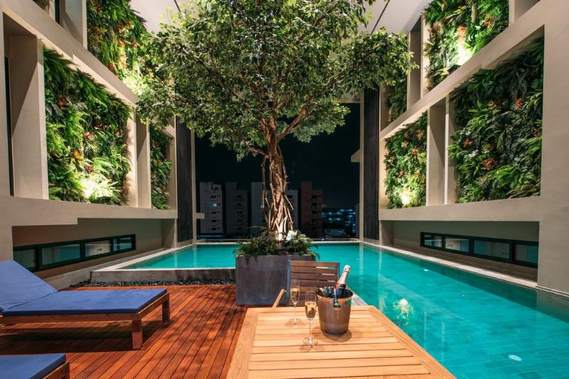 Mii Hotel - Genel
