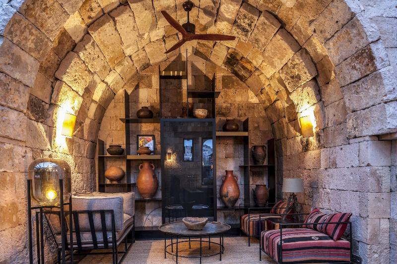 Carus Cappadocia - Lobi